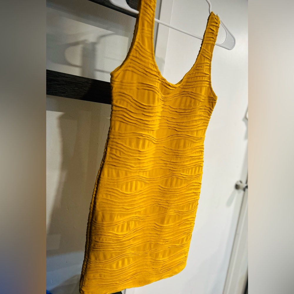 🚨PART OF 4 for 15🚨 add 4 to bundle Women’s Street Wear Mustard Yellow Small